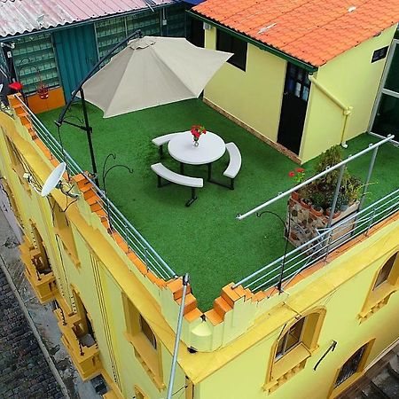 Hotel Olympus Plaza Quito Esterno foto