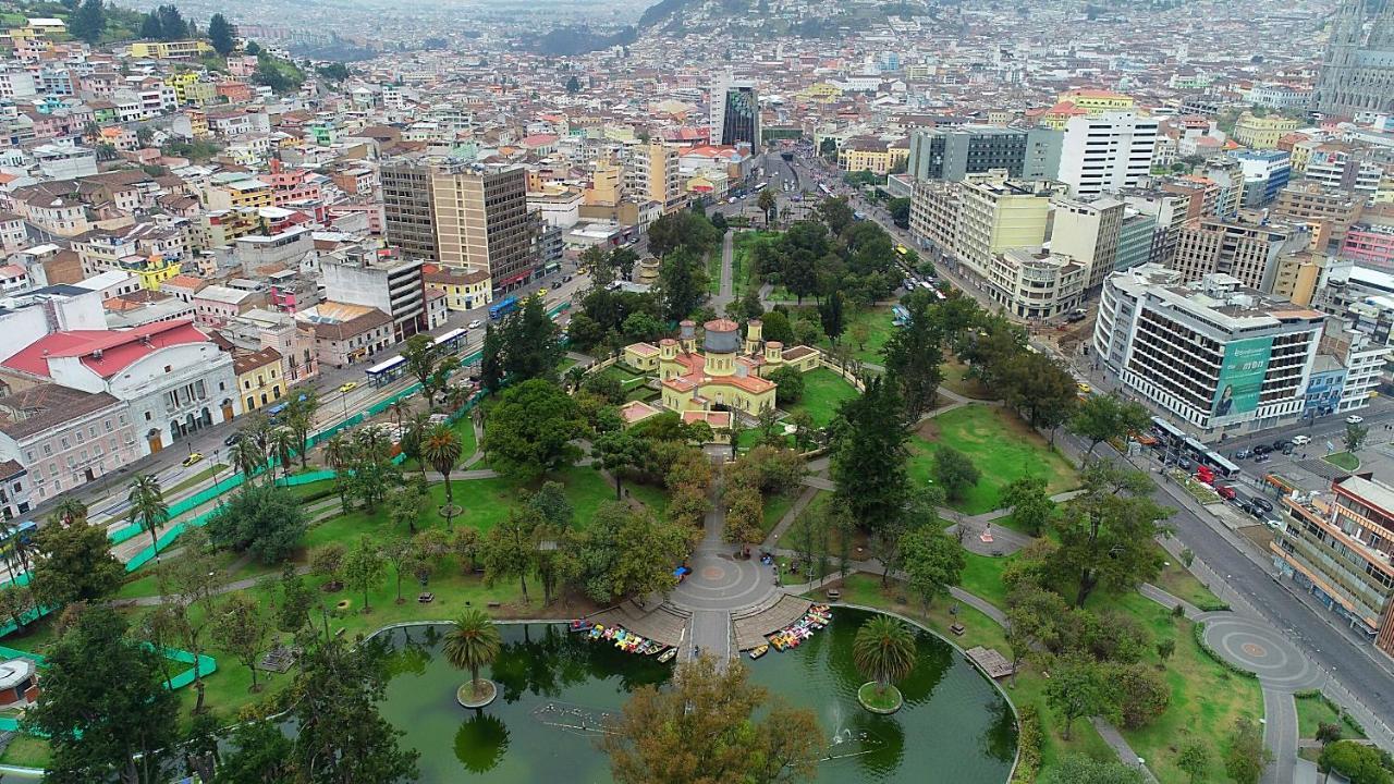 Hotel Olympus Plaza Quito Esterno foto