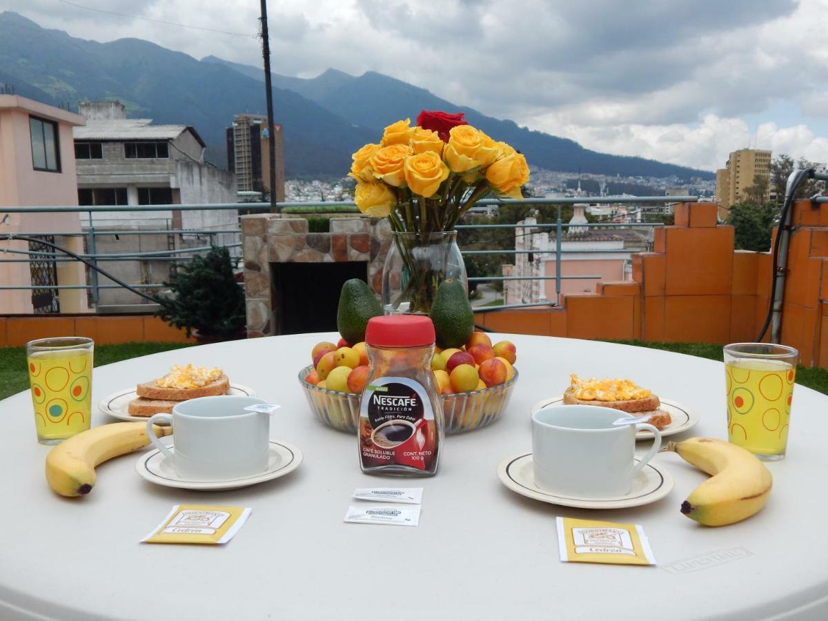 Hotel Olympus Plaza Quito Esterno foto