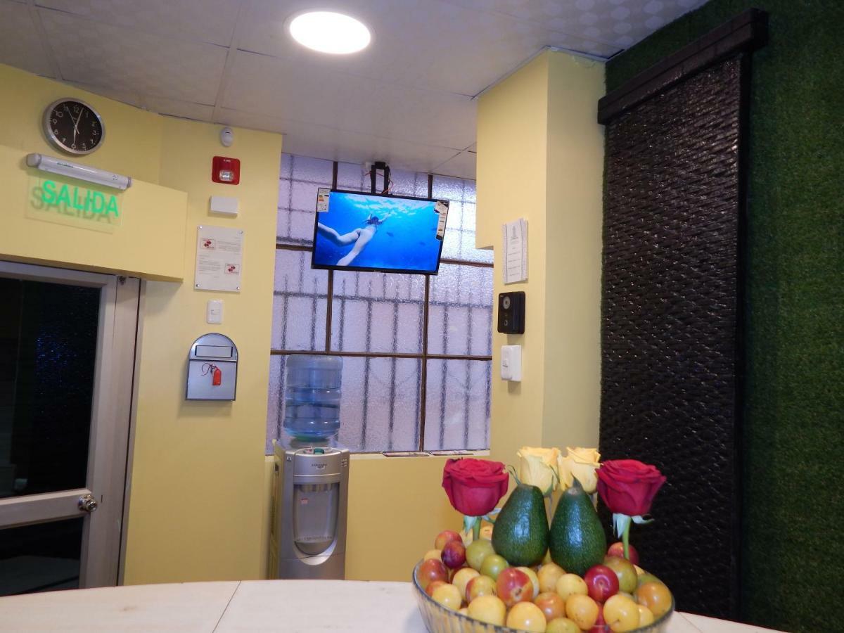 Hotel Olympus Plaza Quito Esterno foto